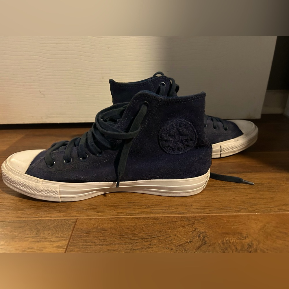 CONVERSE - UNISEX NAVY BLUE SUEDE CHUCK TAYLOR ALL STAR HIGH TOPS